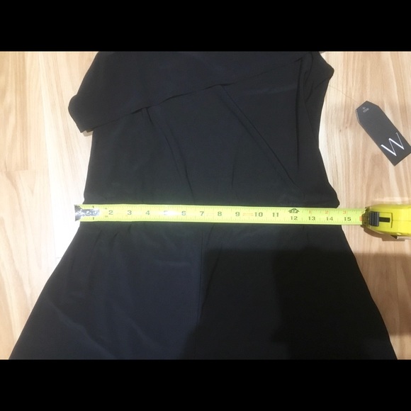 Black cropped jumpsuit with tie belt waist, NWT. SIZE Large. - Picture 4 of 9